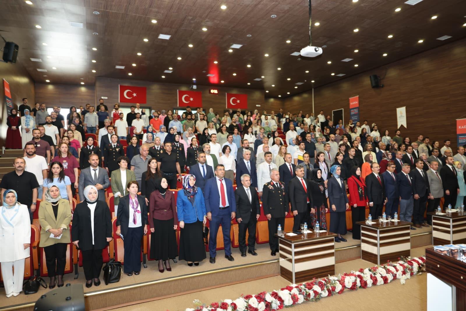  “TOPLUMSAL HUZUR SÜRECİNDE TÜRKİYE: DEĞİŞİMİN ÖZNESİ OLARAK KADIN” PANELİ DÜZENLENDİ